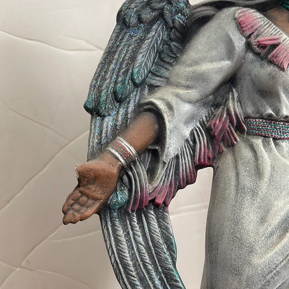 Statue - Picture 4 of 5